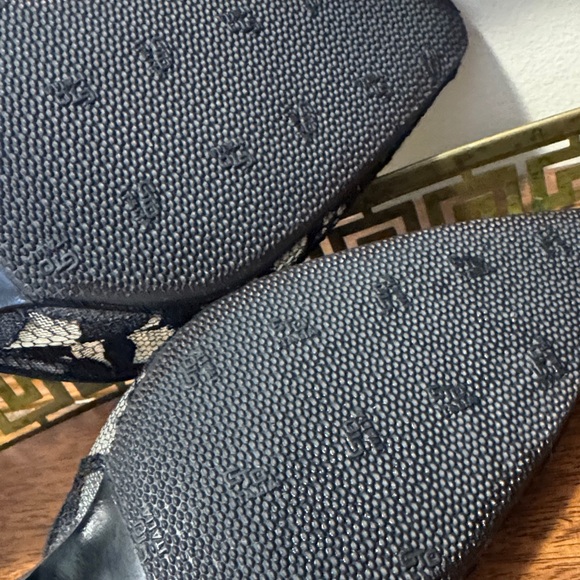 Stuart Weitzman Black Lace Slingback Heels - Picture 9 of 11